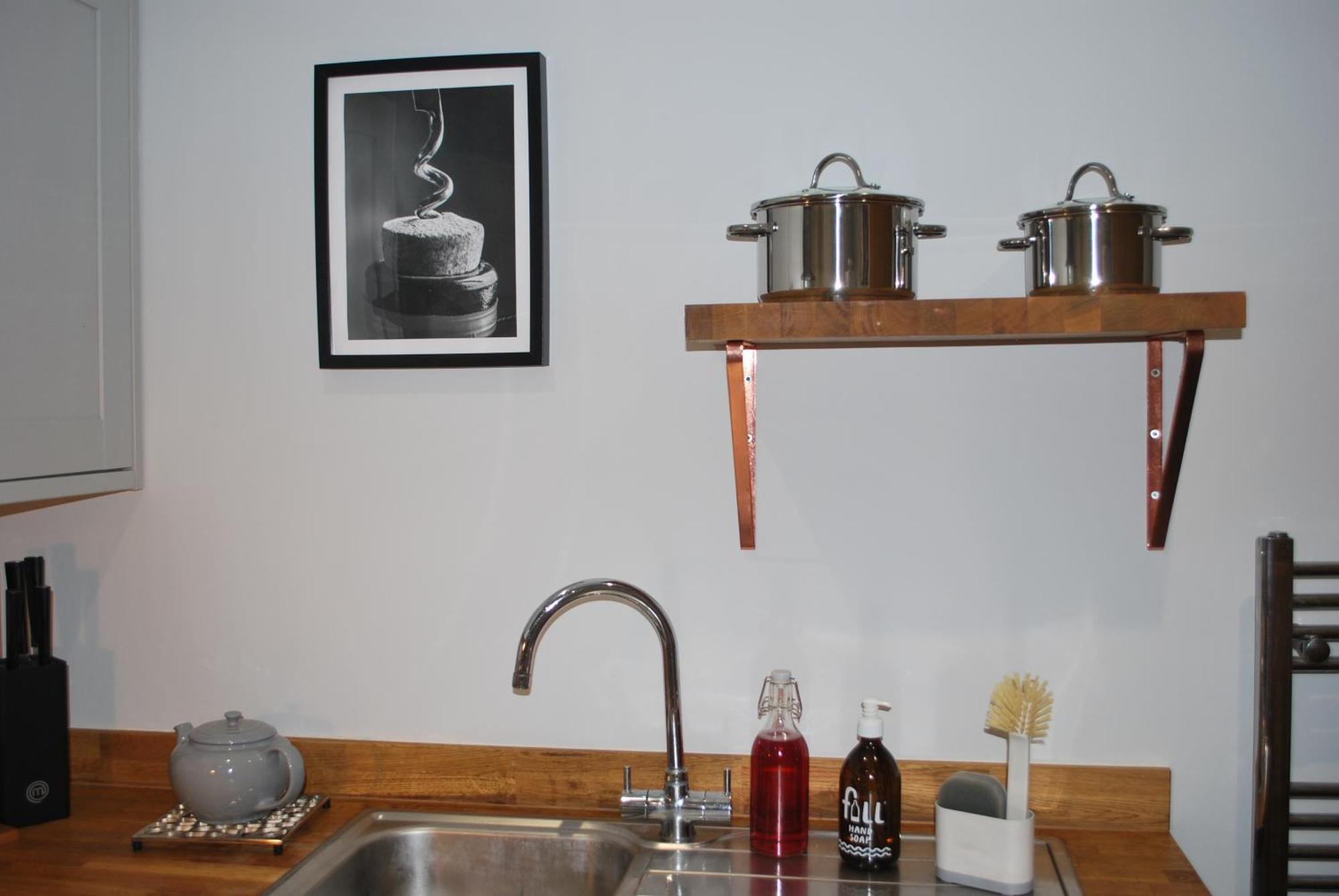 Stylish-stays Covert Cottage, Stylish Cottage, Parking, Patio, Dog Friendly, Ev Fleet