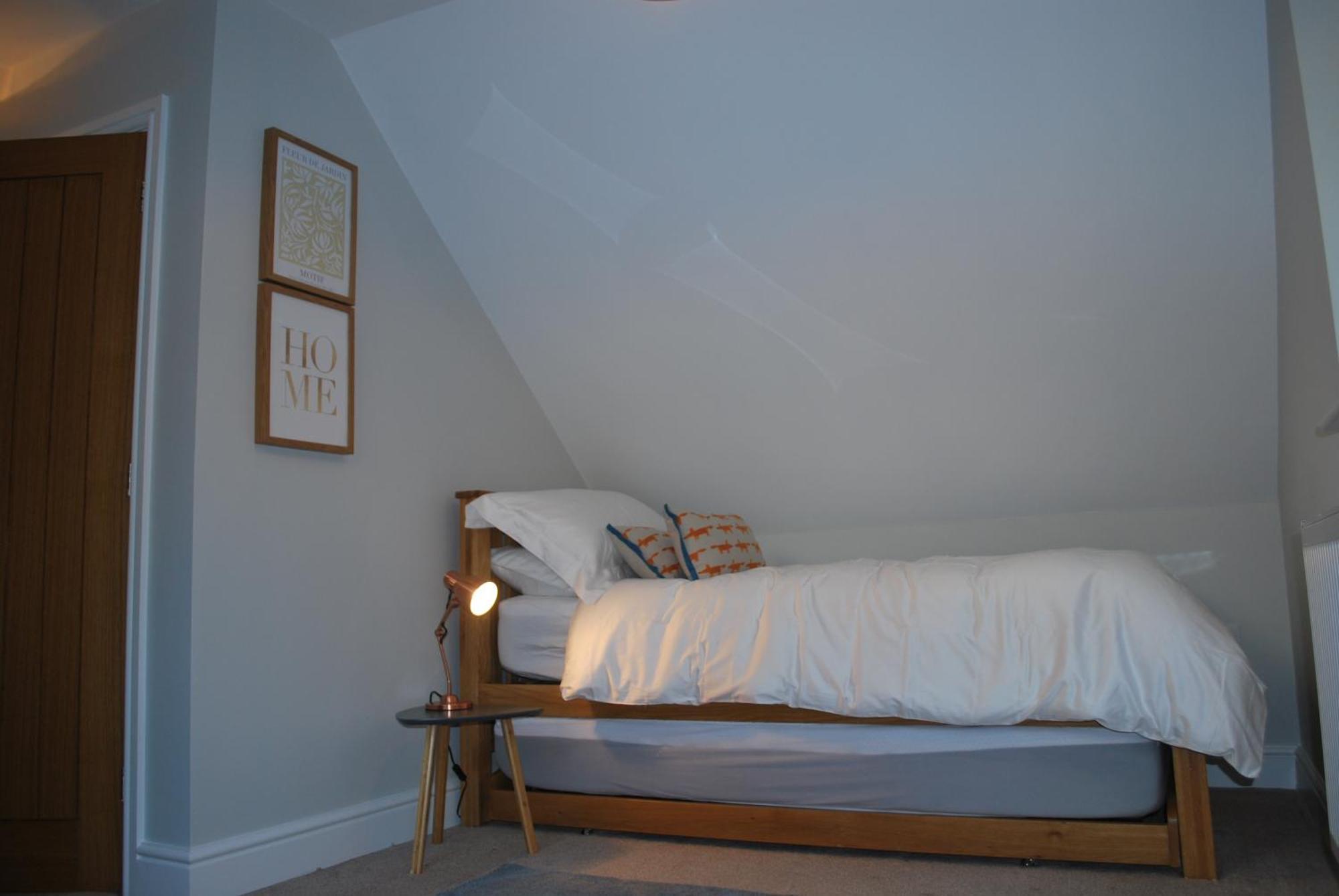 Stylish-stays Covert Cottage, Stylish Cottage, Parking, Patio, Dog Friendly, Ev * Fleet